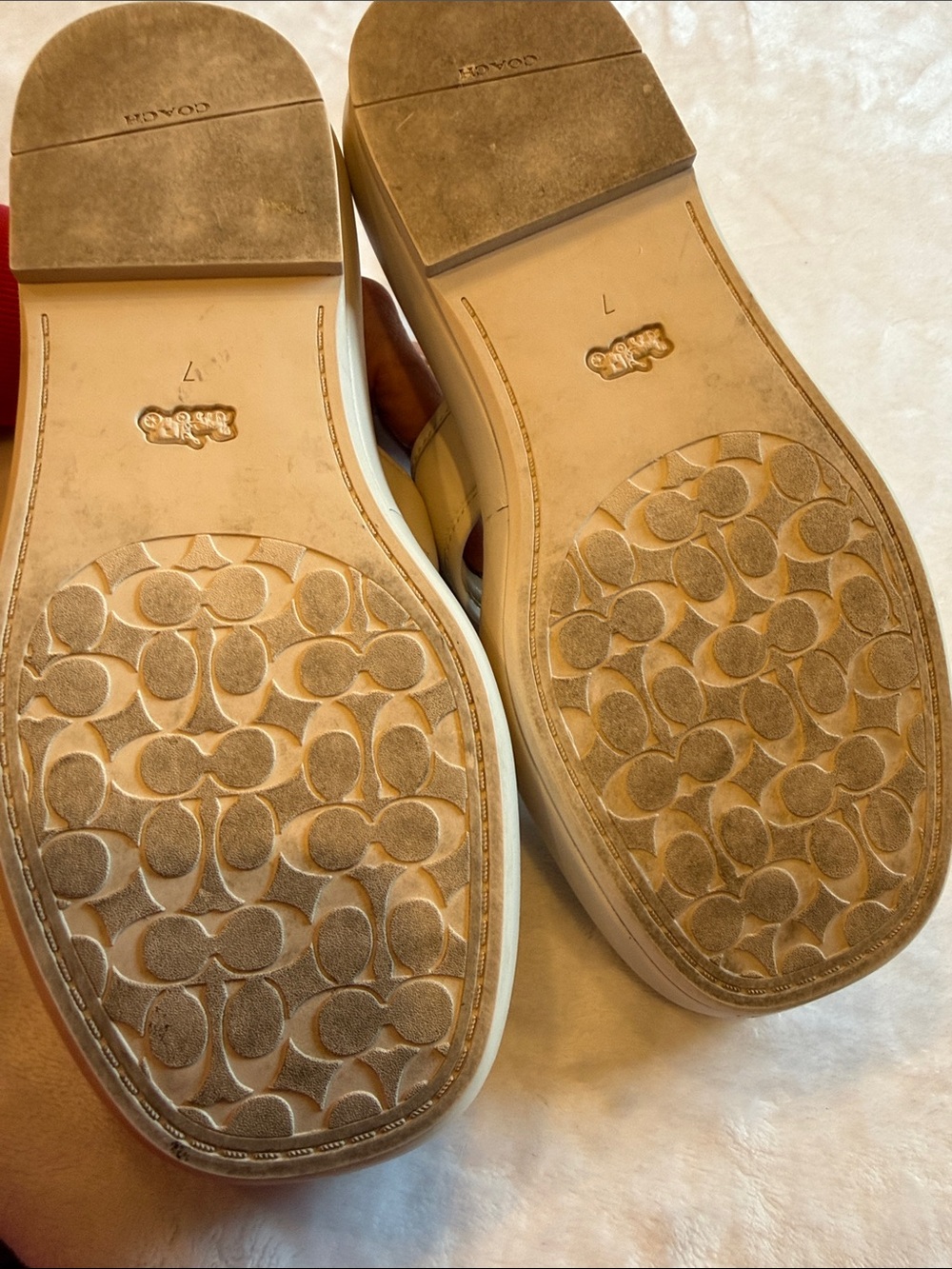 Coach Cream Platform Thong Sandals with Gold 'C' Accent - Picture 7 of 9